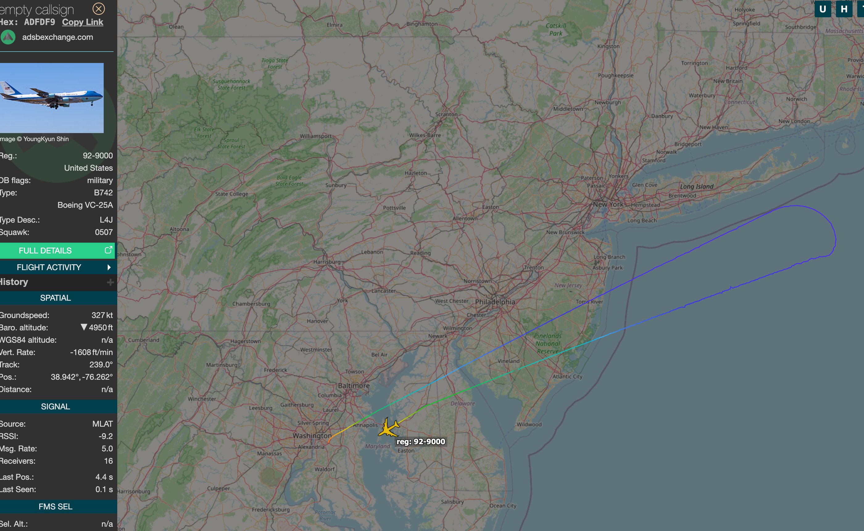 Avionul lui Trump s-a întors din drumul spre Davos, din cauza unei probleme electrice „minore”