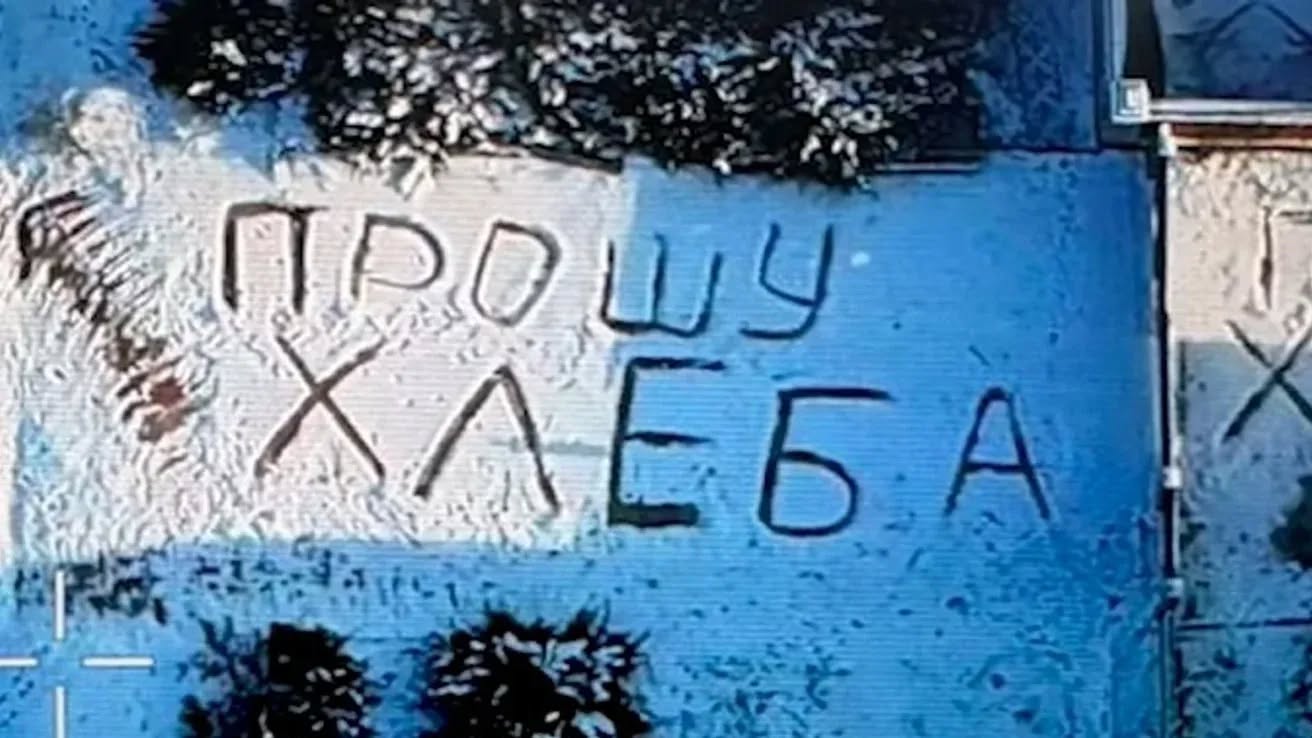 „Vă rog, pâine”. O bătrână din Donețk a scris în zăpadă că nu mai are ce mânca. Soldații ucraineni au văzut mesajul din dronă