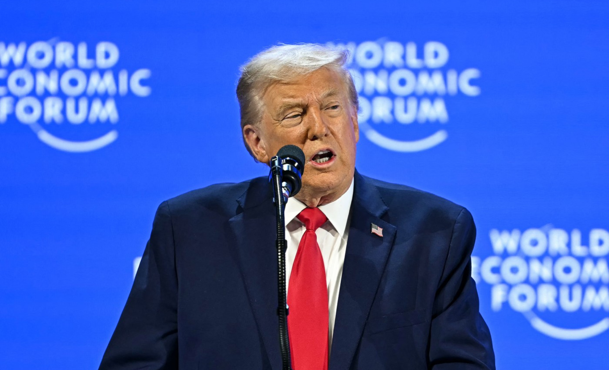 Trump anunță, la Davos, declanșarea imediată a negocierilor pentru achiziționarea Groenlandei: „Nu voi recurge la forță”