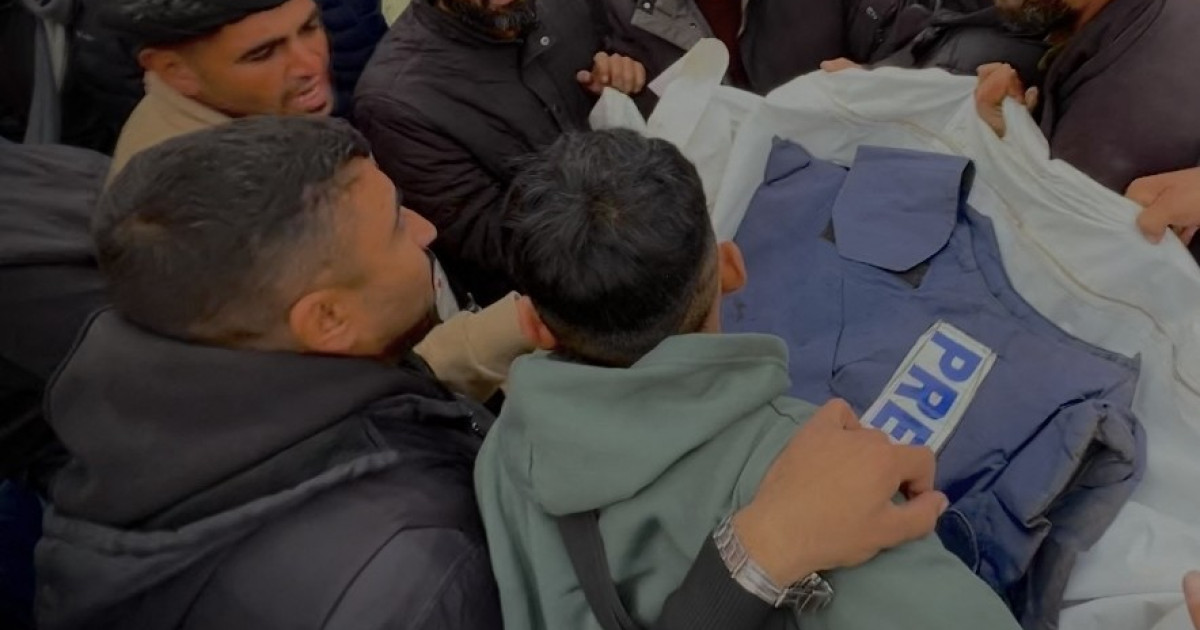 Trei jurnaliști au fost uciși într-un atac israelian în centrul Fâșiei Gaza Kép