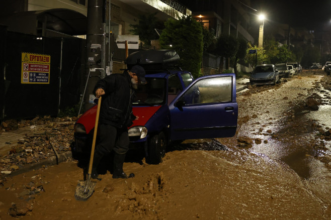 inundatii grecia
