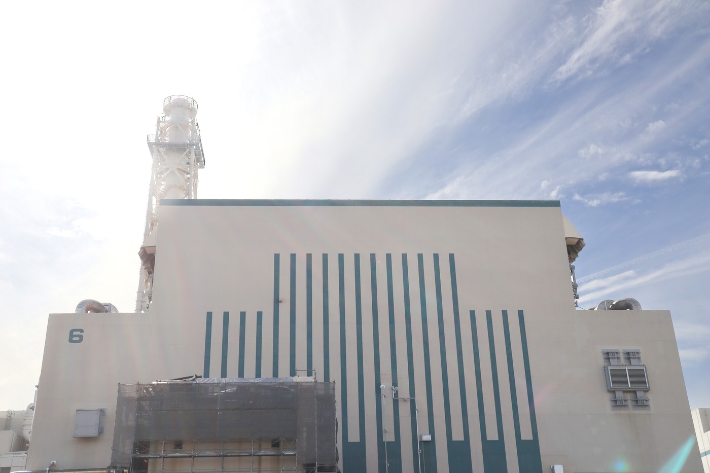 Japonia suspendă repornirea celei mai mari centrale nucleare din lume, închisă după dezastrul de la Fukushima. Care este motivul