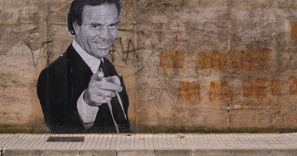 Procurorii spanioli clasifică cazul Julio Iglesias