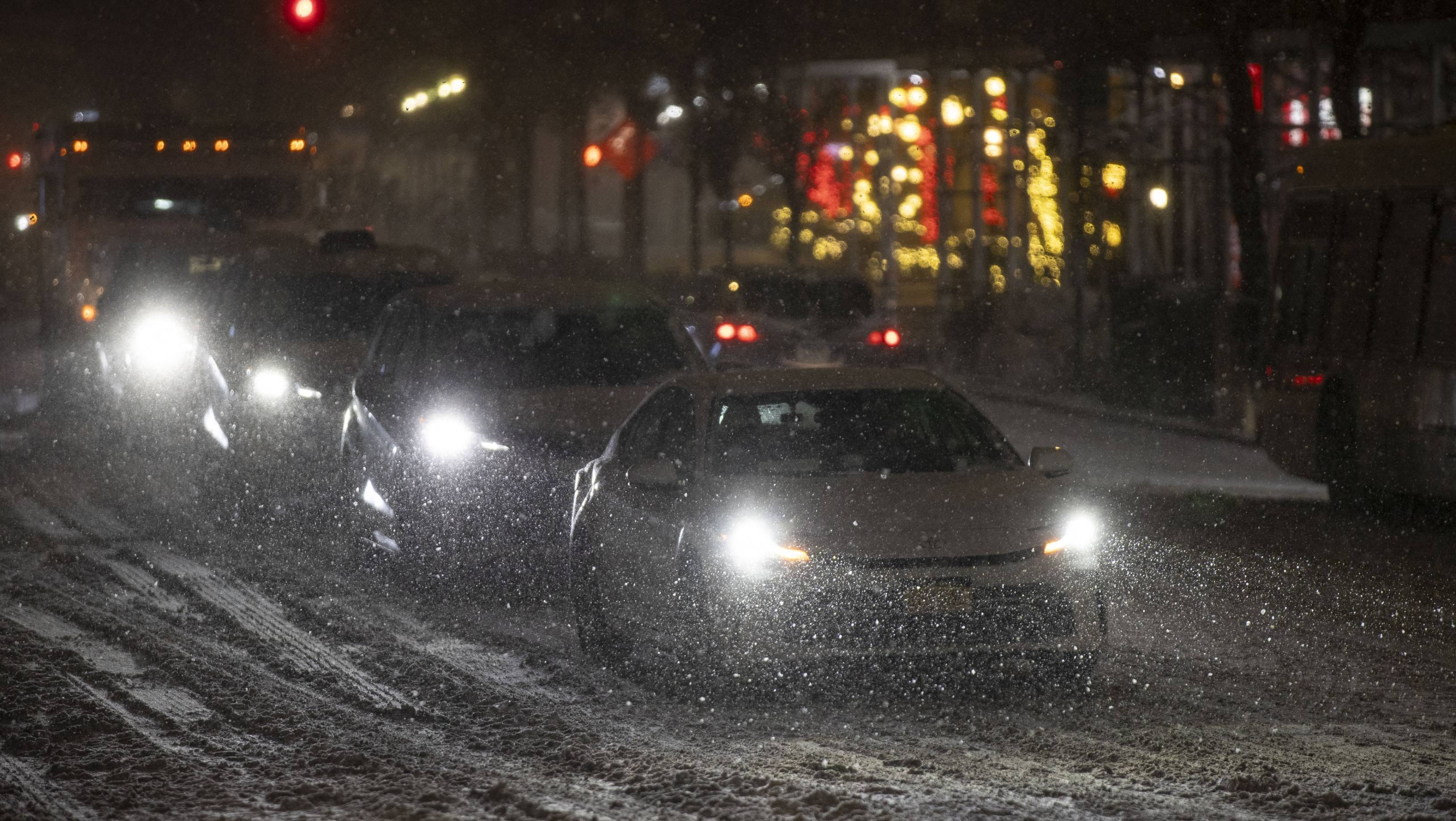 SUA, sub amenințarea unei furtuni de iarnă: stare de urgență în 12 state și zboruri anulate ca măsură de precauție