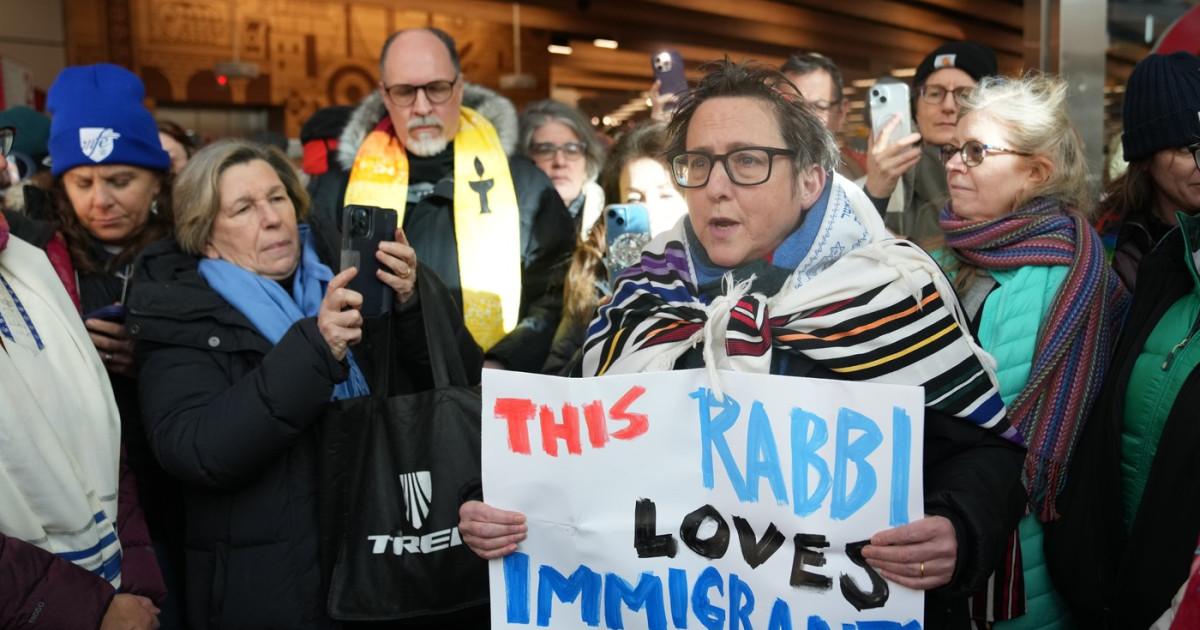 Peste 100 de lideri religioși, arestați în Minneapolis în timp ce protestau împotriva forțelor anti... Kép