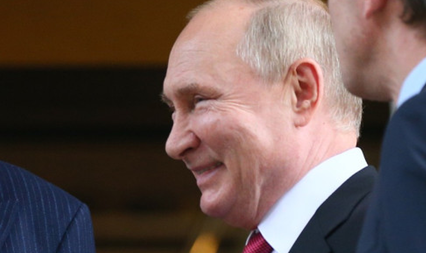 Putin râde de Trump și de occidentali: Suntem lideri în cercetarea Arcticii, avem 34 de spărgătoare de gheață, 8 nucleare