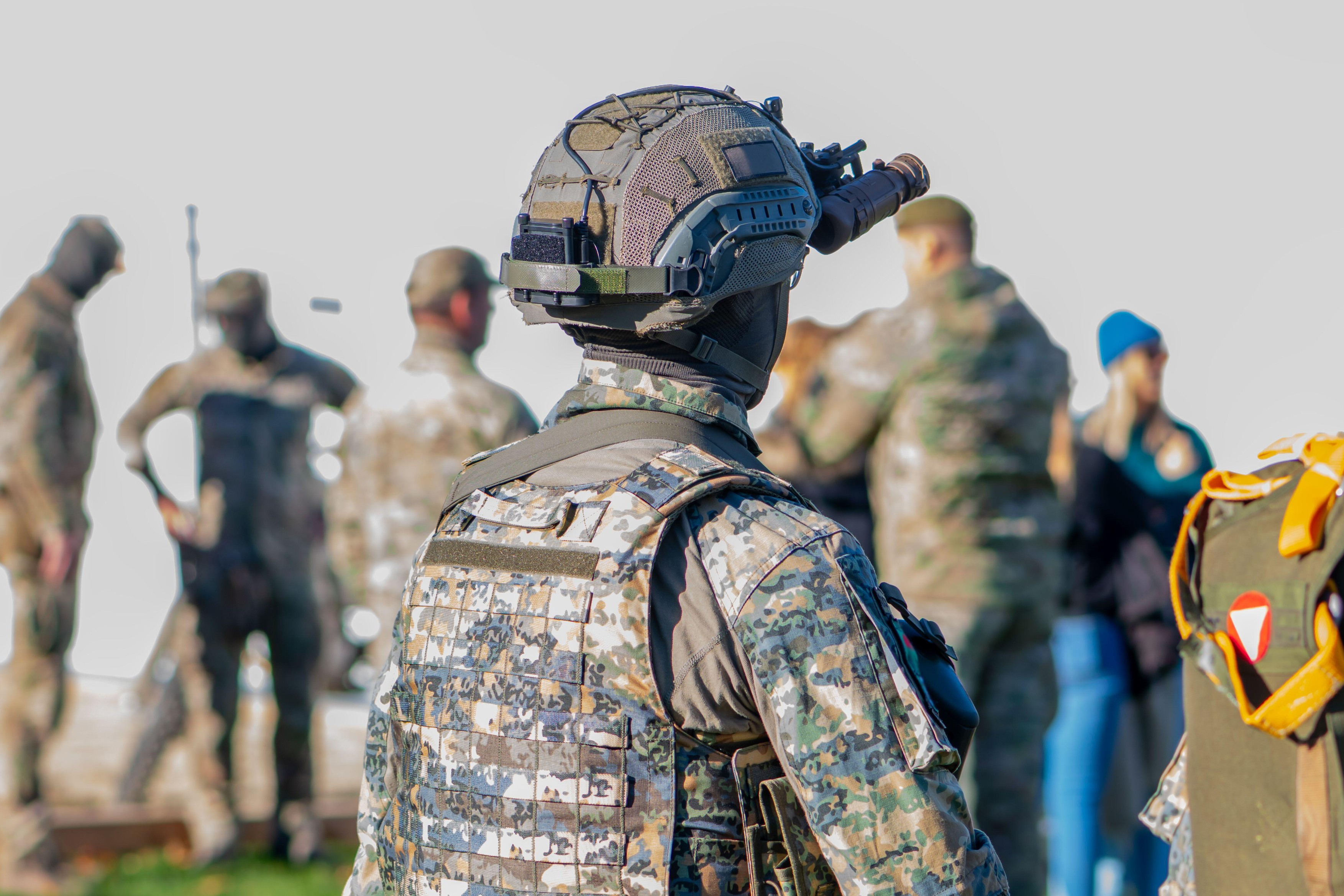 Austria va organiza un referendum privind prelungirea stagiului militar obligatoriu