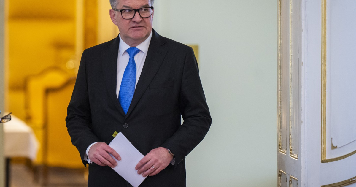 Un consilier de-ai premierului slovac demisionează după ce documentele desecretizate dezvăluie că a... Kép