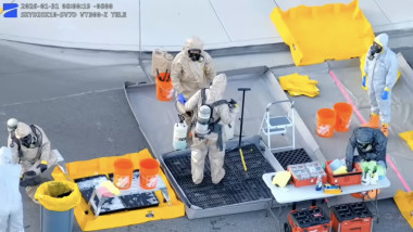 Investigații în laboratorul ilegal. Foto captură video X