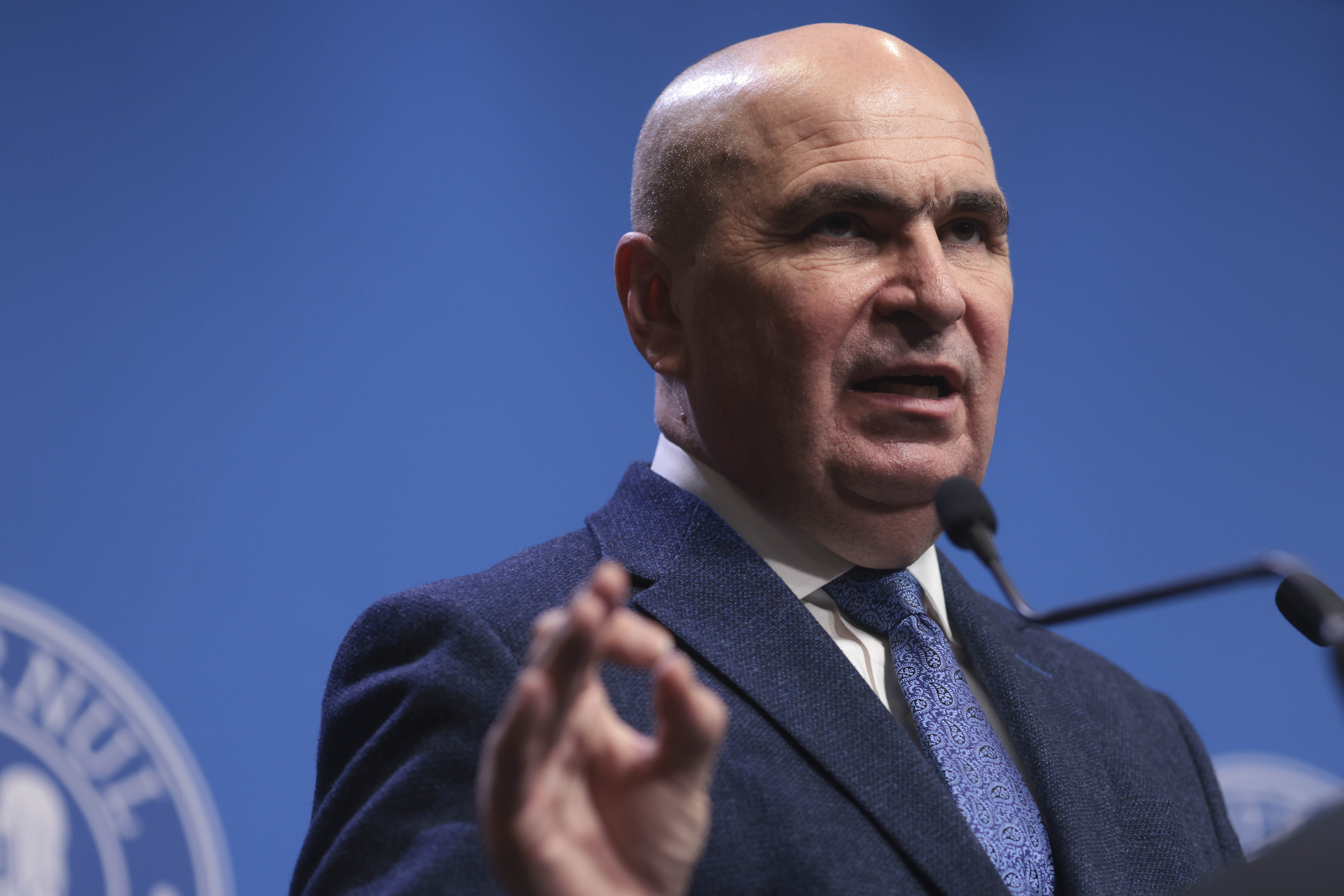 Ilie Bolojan spune că românii se simt nedreptățiți pentru că „nu toată lumea e pusă să achite nota de plată” și dă exemplu magistrații