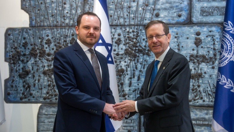 photo-collage.png (61)