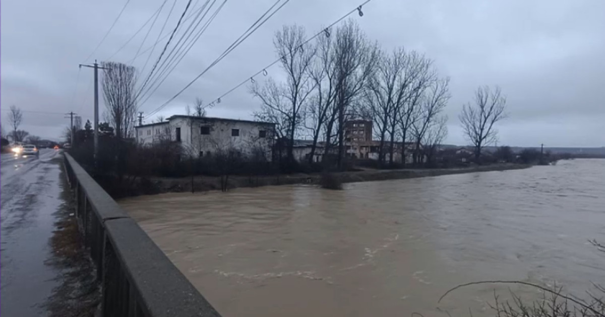 Cod roșu de inundații în Buzău, 21 de localități afectate