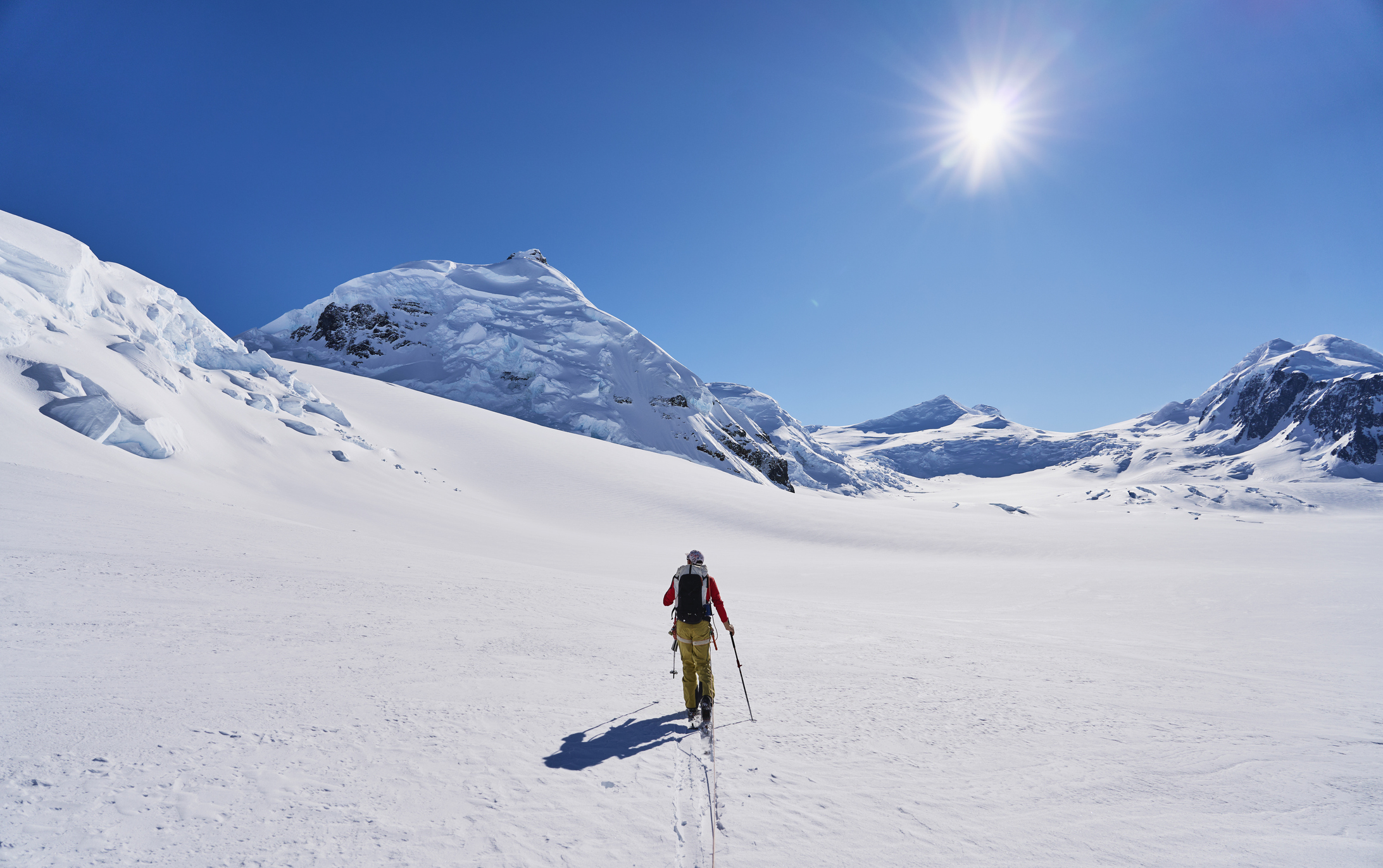 Norvegia avertizează: Rusia ar putea intensifica spionajul și sabotajul în Arctica și arhipelagul Svalbard