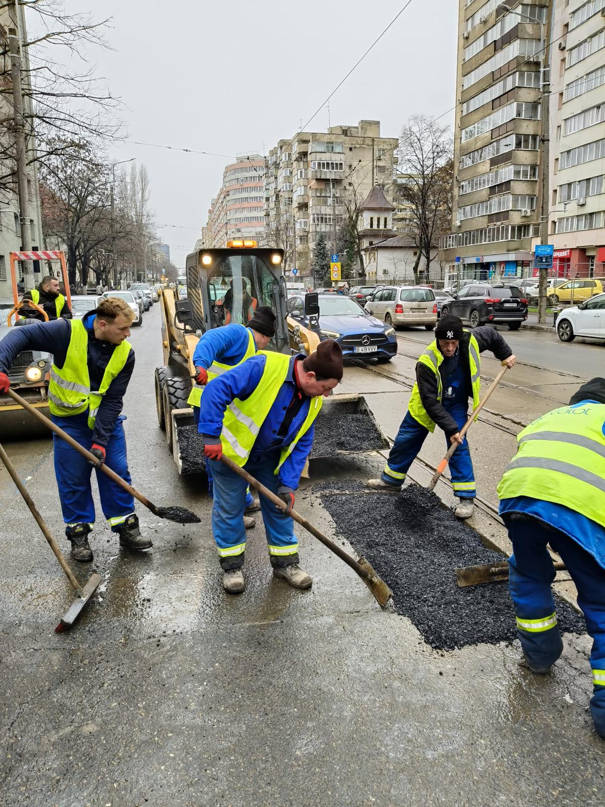 Primăria Capitalei anunță că va repara gropile de pe 76 de artere rutiere din București. Lista străzilor care vor fi plombate