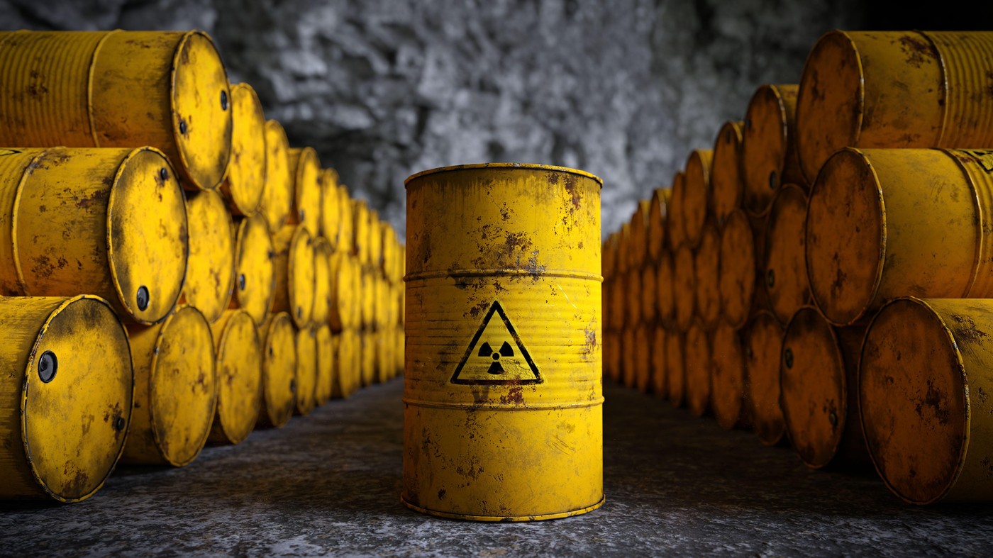Trump caută voluntari pentru a depozita deșeuri nucleare pe vecie. Ce riscuri implică planul energetic al SUA care alimentează AI
