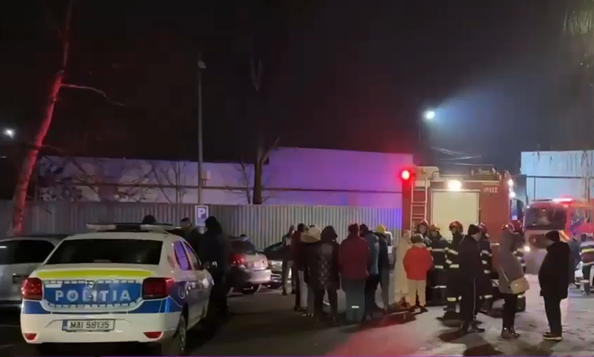 Explozie într-un bloc din Chitila: doi răniți și 40 de locatari evacuați în toiul nopții