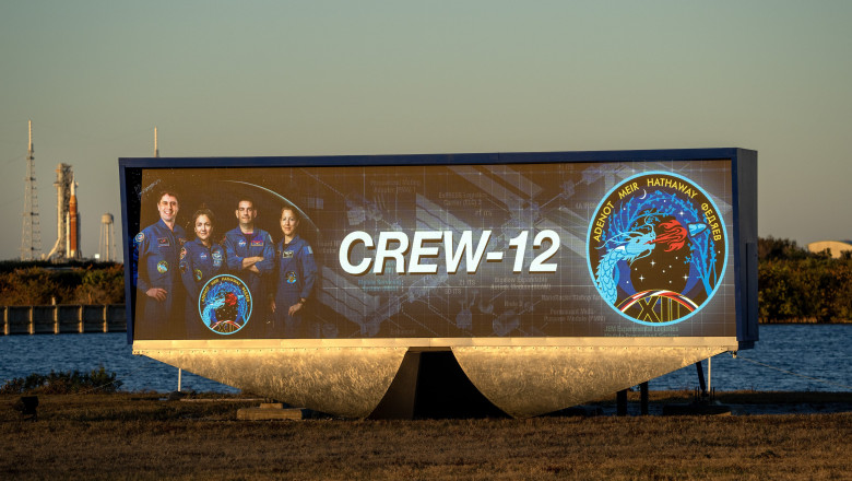 NASA's Artemis II Moon Rocket SpaceX