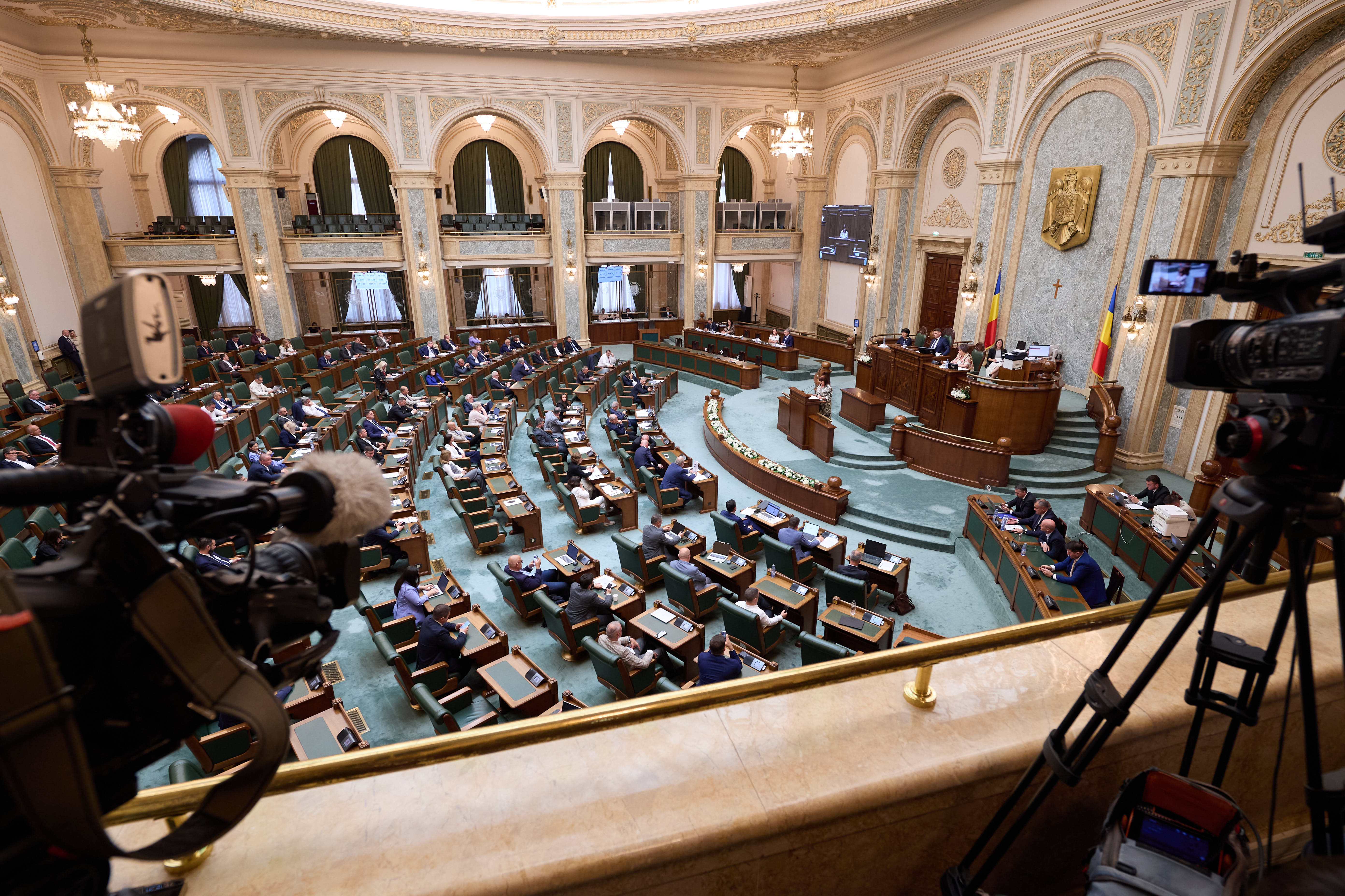 Proiectul care interzice vânzarea activelor statului până în 2027 a intrat în procedură de urgență la Senat. Când ar putea fi votat