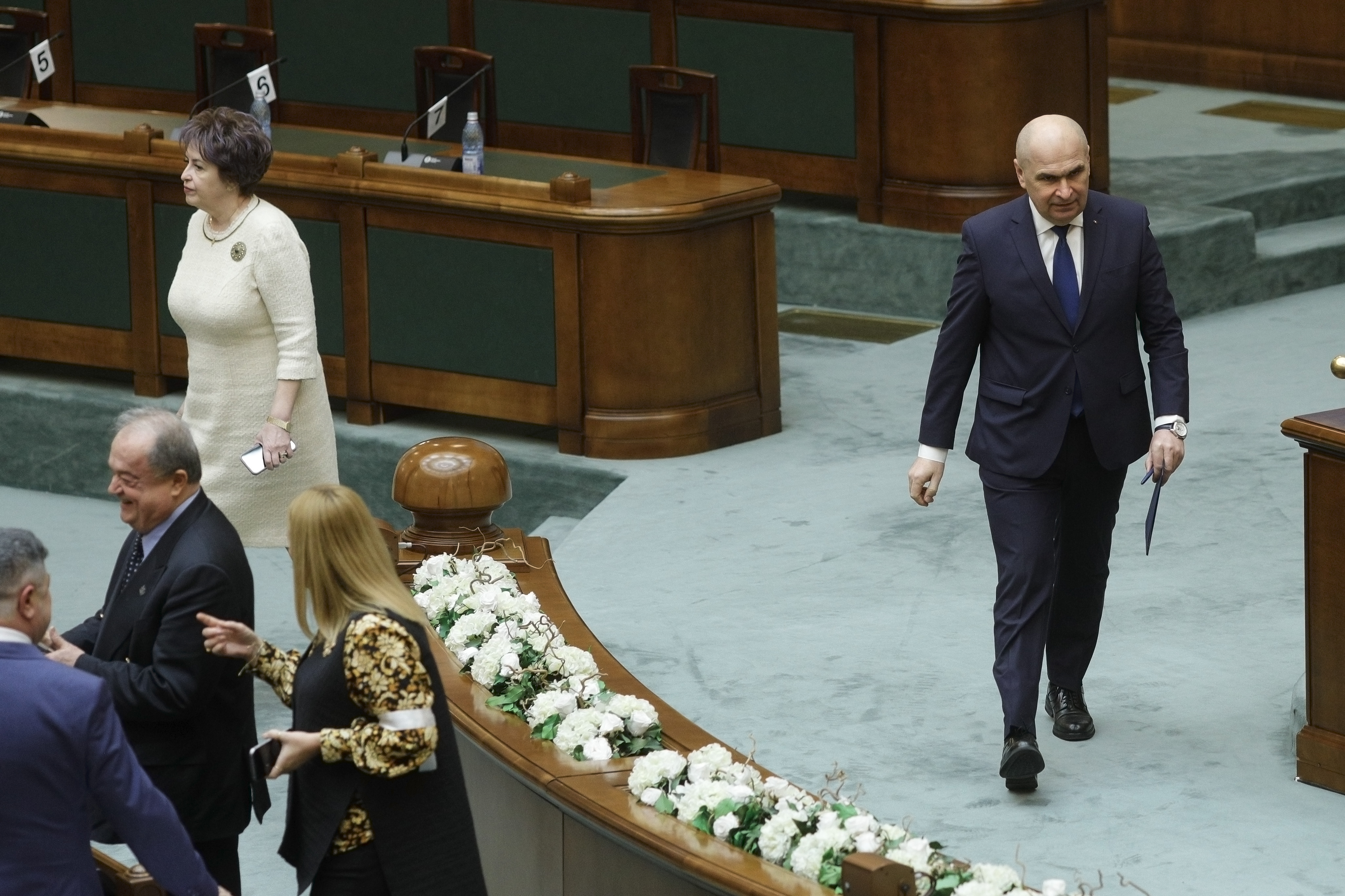 Cele trei moțiuni simple depuse la Senat au fost respinse. PSD l-a atacat pe Ilie Bolojan