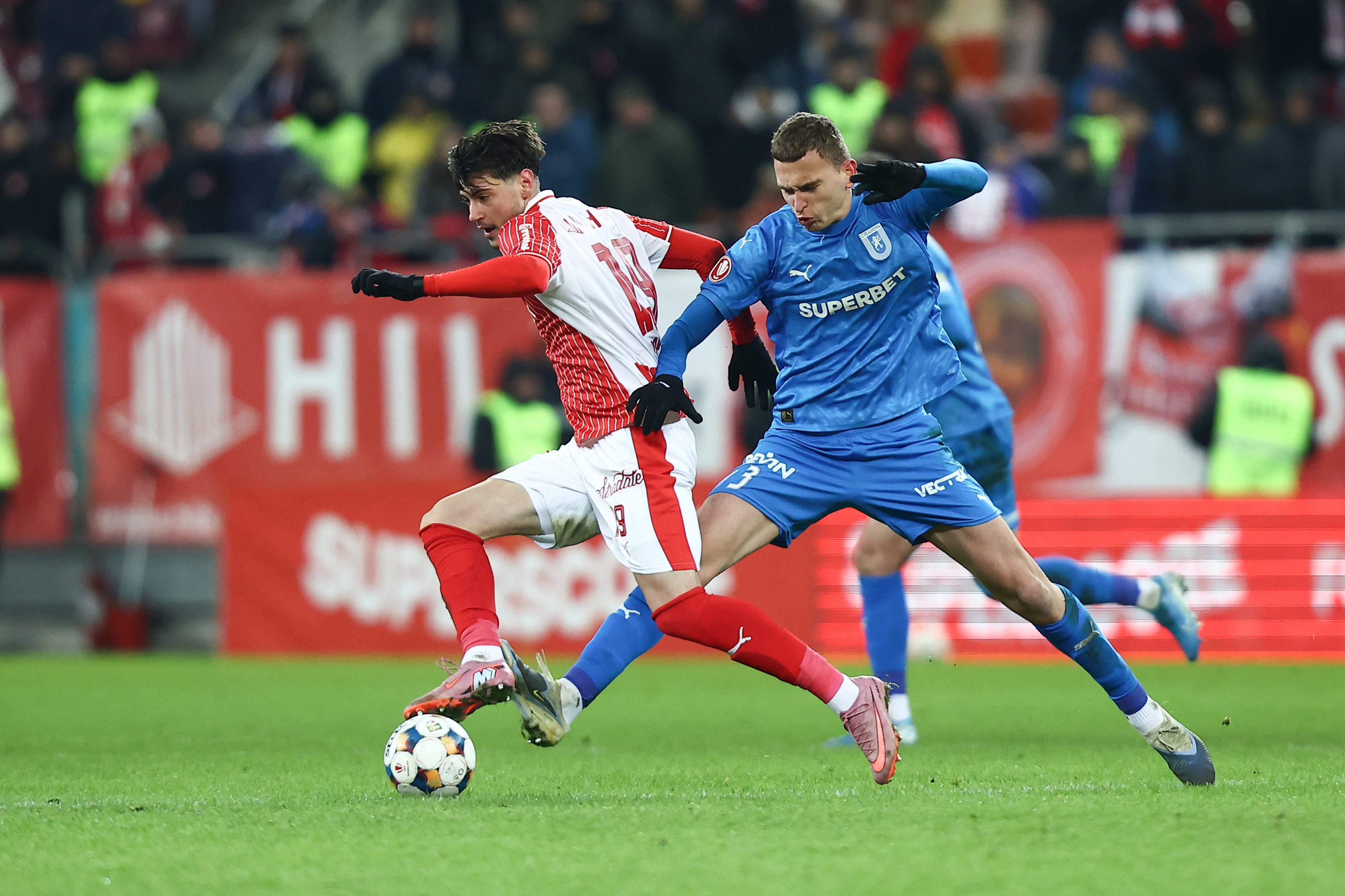 Jandarmii au aplicat amenzi de peste 30.000 de lei după meciul Dinamo – Universitatea Craiova