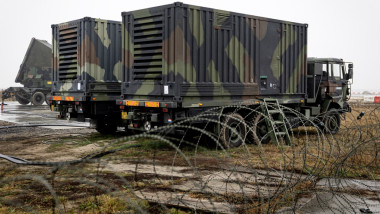 camioane militare intr-o baza poloneza