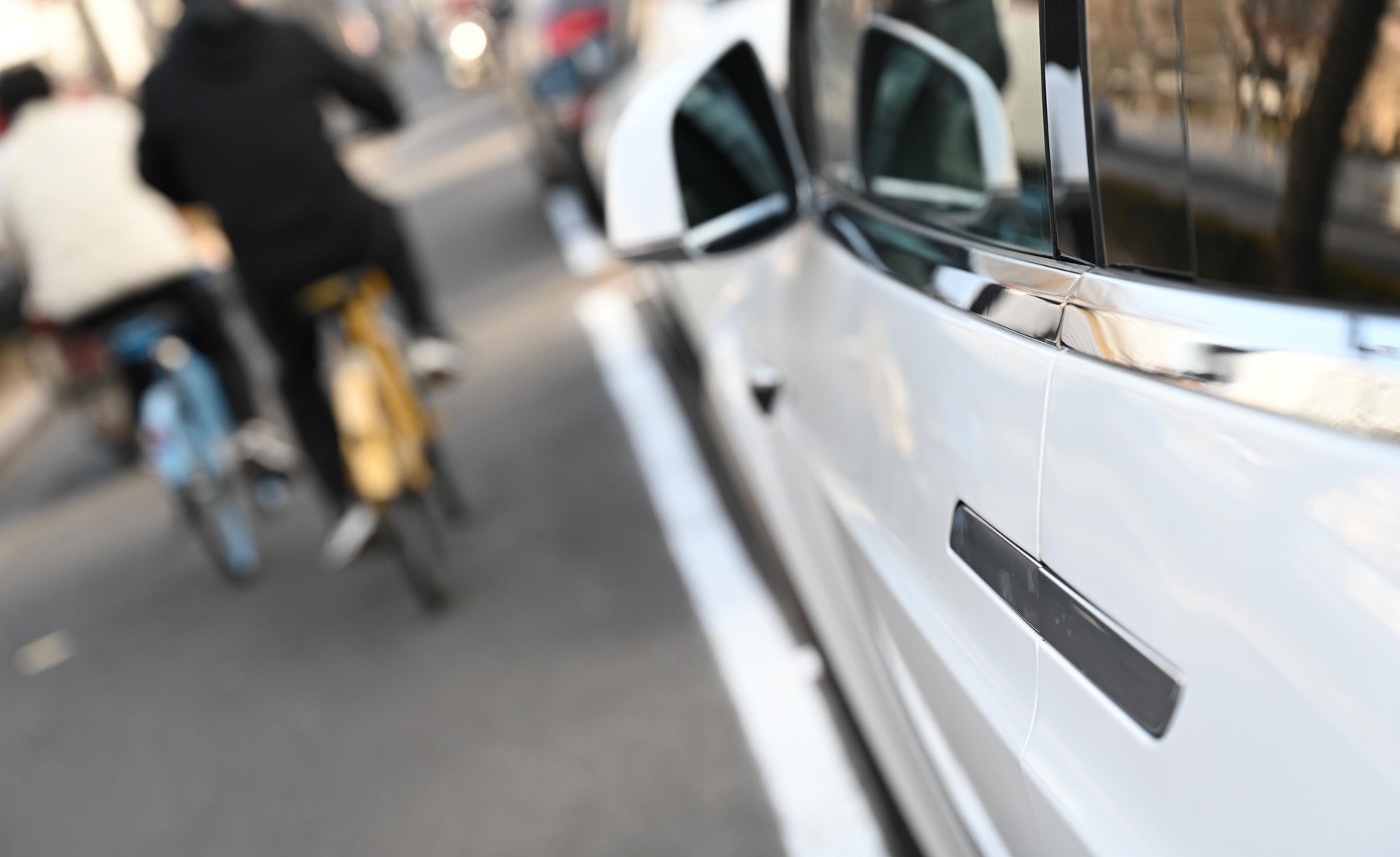 Motivul pentru care o țară a interzis mânerele ascunse la portierele mașinilor