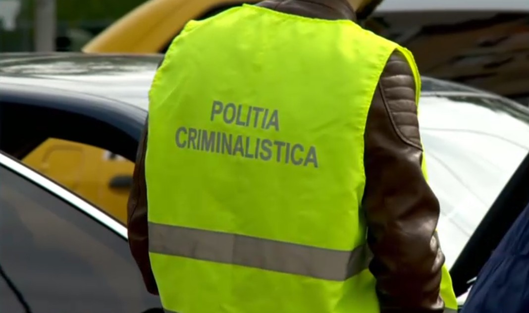 Crimă șocantă în București: Un bărbat a fost găsit mort în propriul apartament, înjunghiat de peste 200 de ori