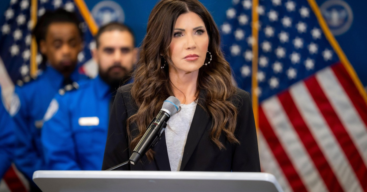 Donald Trump o înlocuiește pe Kristi Noem