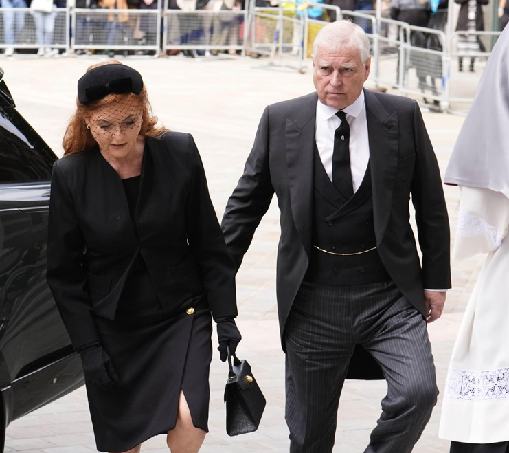 Ultimele informații din dosarul Epstein zguduie lumea politică și familia regală britanică