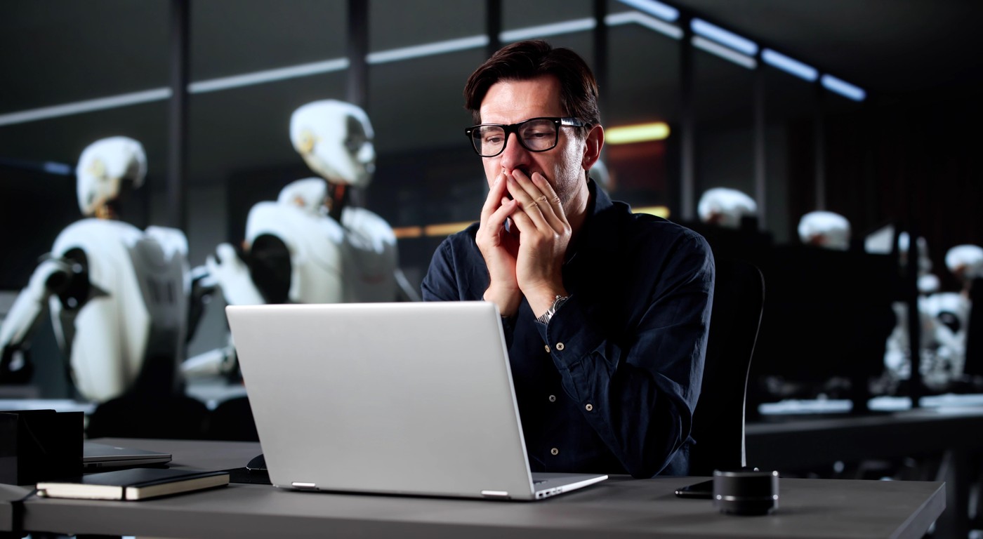 Deepfake-uri mai realiste, dependență de chatboți și riscuri biologice: Ce arată cel mai nou raport global despre siguranța AI