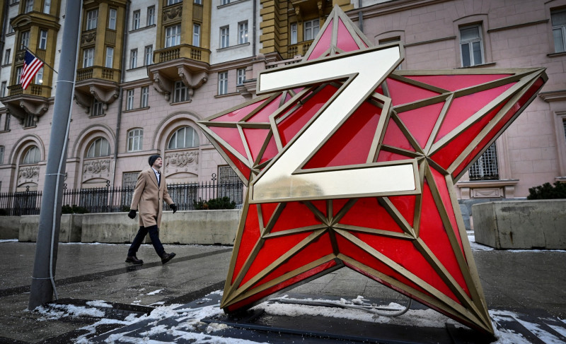 simbol-z-ambasada-sua-moscova