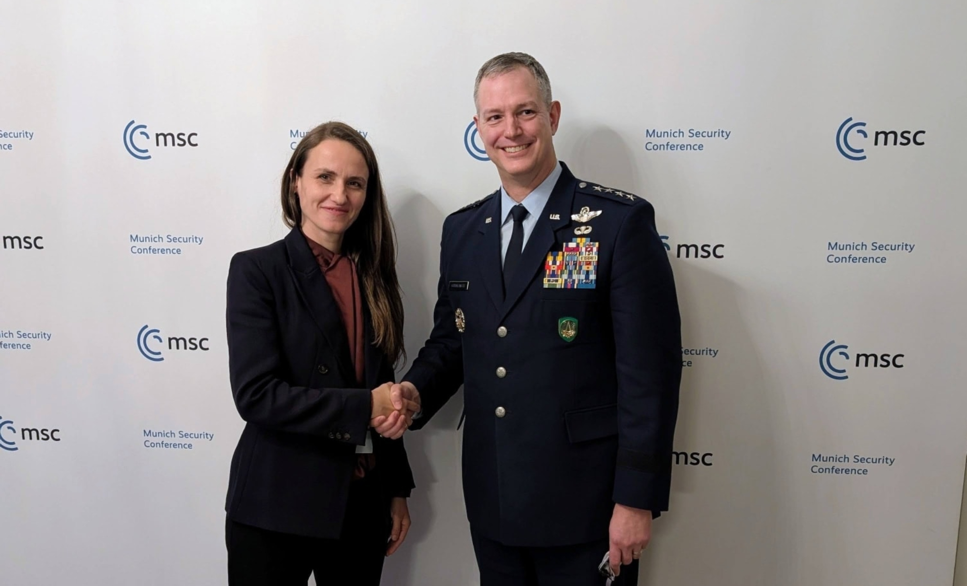 Oana Ţoiu a discutat cu generalul Alexus Grynkewich despre strategia de apărare a NATO în regiunea Mării Negre