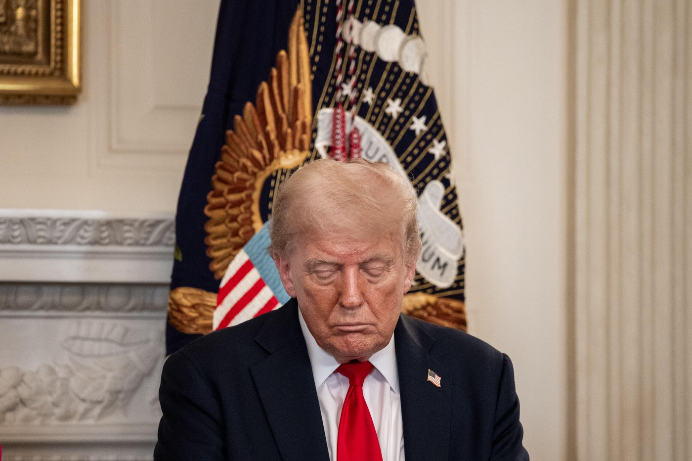 „Nu mai există rușine.” Reacția lui Barack Obama la videoclipul rasist distribuit de Donald Trump