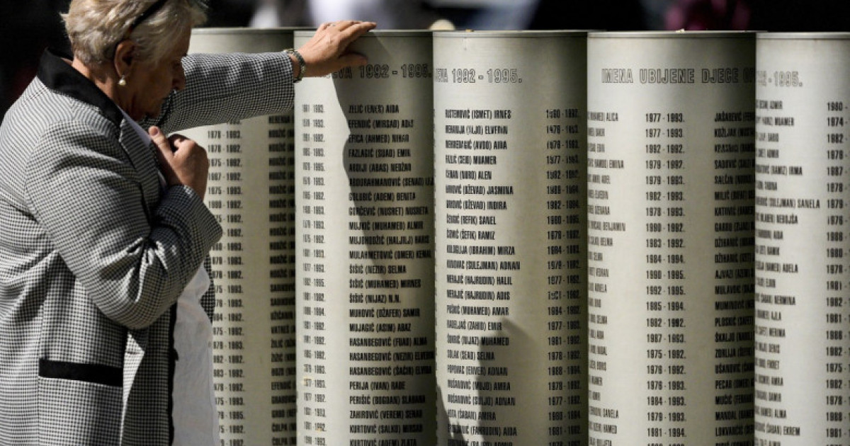 O femeie din România ar fi participat la vânătoarea de oameni din Sarajevo. „Trebuie să fi ucis peste zece persoane” – Video