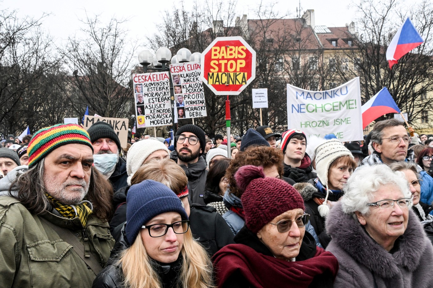 Zeci de mii de oameni au ieșit în stradă în Cehia pentru a-l susține pe președinte. Petr Pavel a acuzat un ministru de șantaj