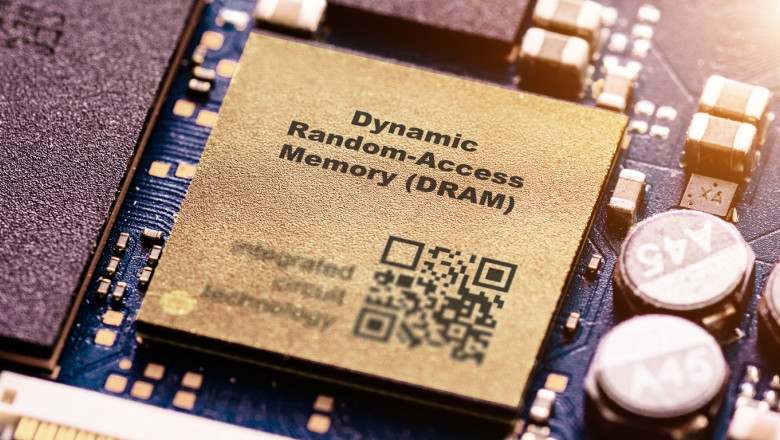 Dynamic random-access memory