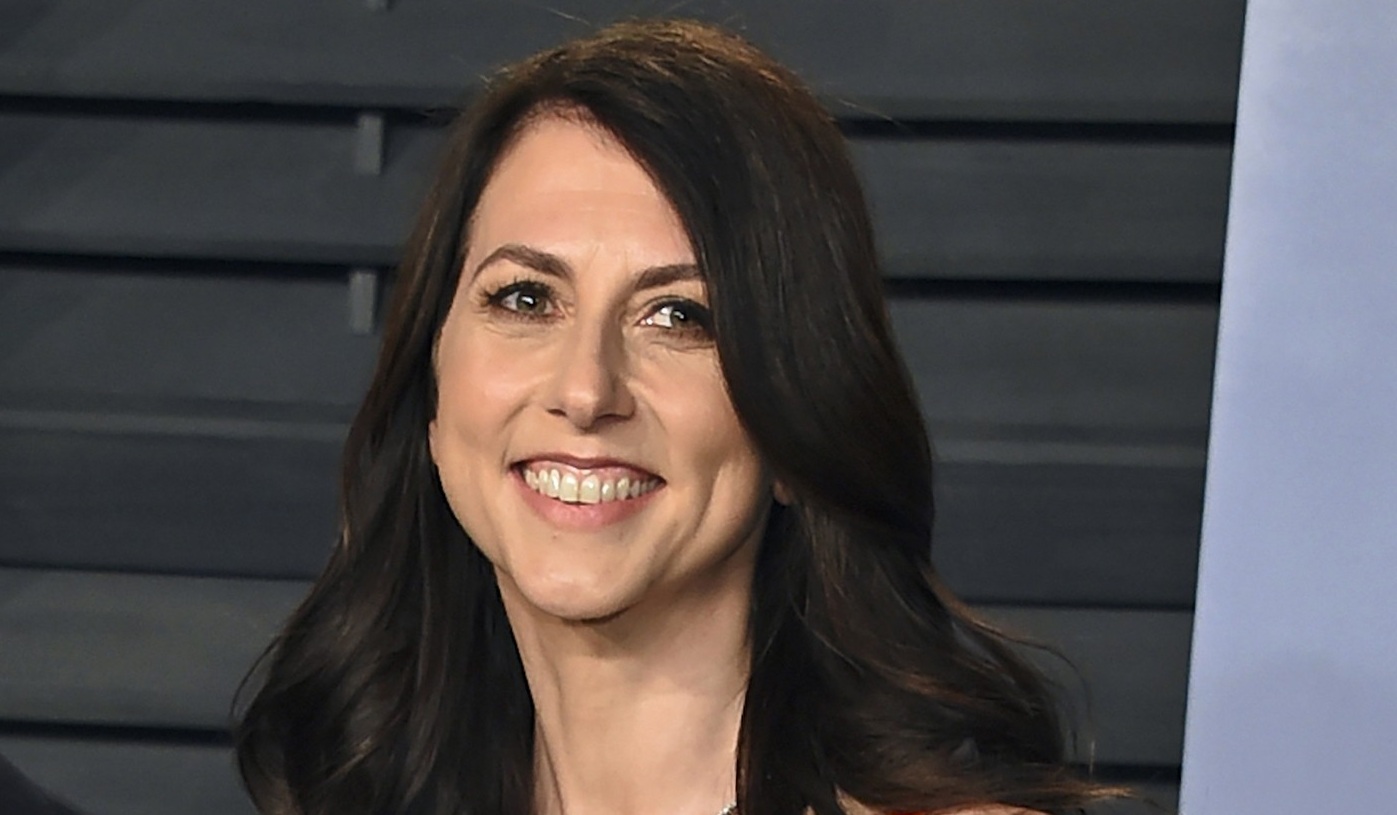 Motivul pentru care MacKenzie Scott, fosta soție a lui Jeff Bezos, donează miliarde de dolari. Împrumutul care i-a schimbat viața