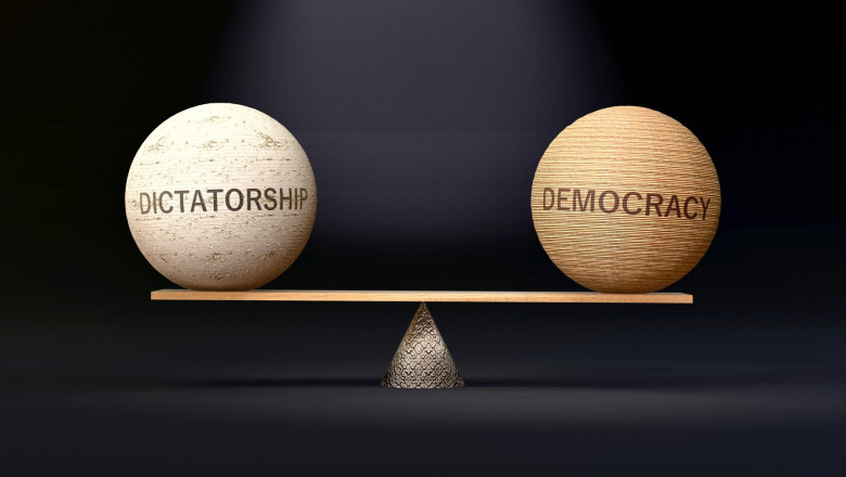 democratie dictatura sondaj balanta