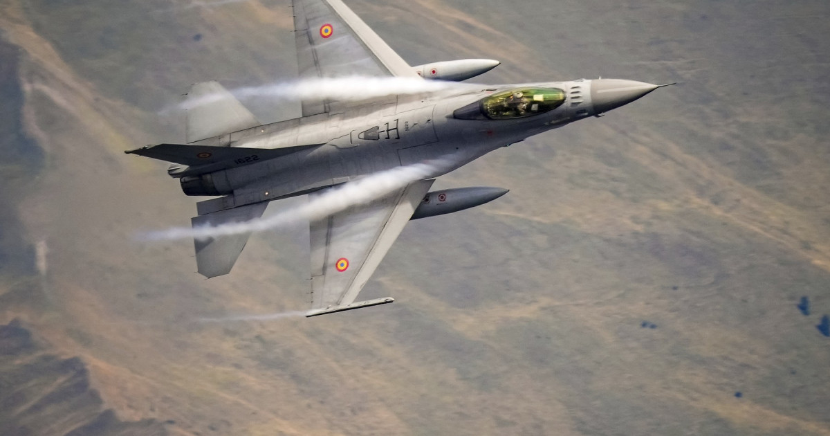 Miruță: Patru piloţi de F-16 trimişi la pregătire în SUA au primit 575.000 de dolari pentru închiriere de... Kép