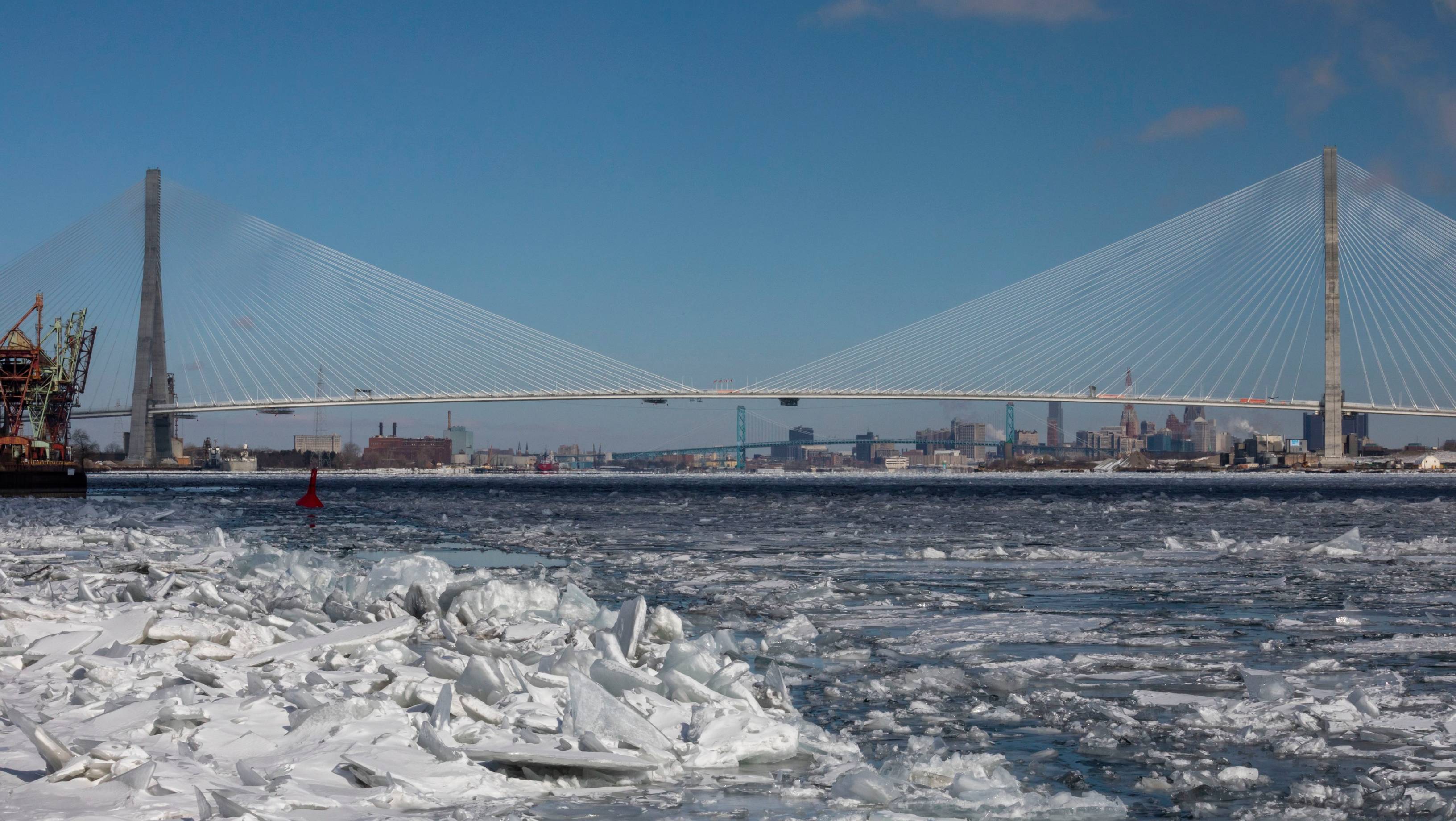 Trump amenință că va împiedica deschiderea podului dintre SUA și Canada: „Se așteaptă ca eu să le permit să «profite de America»!”
