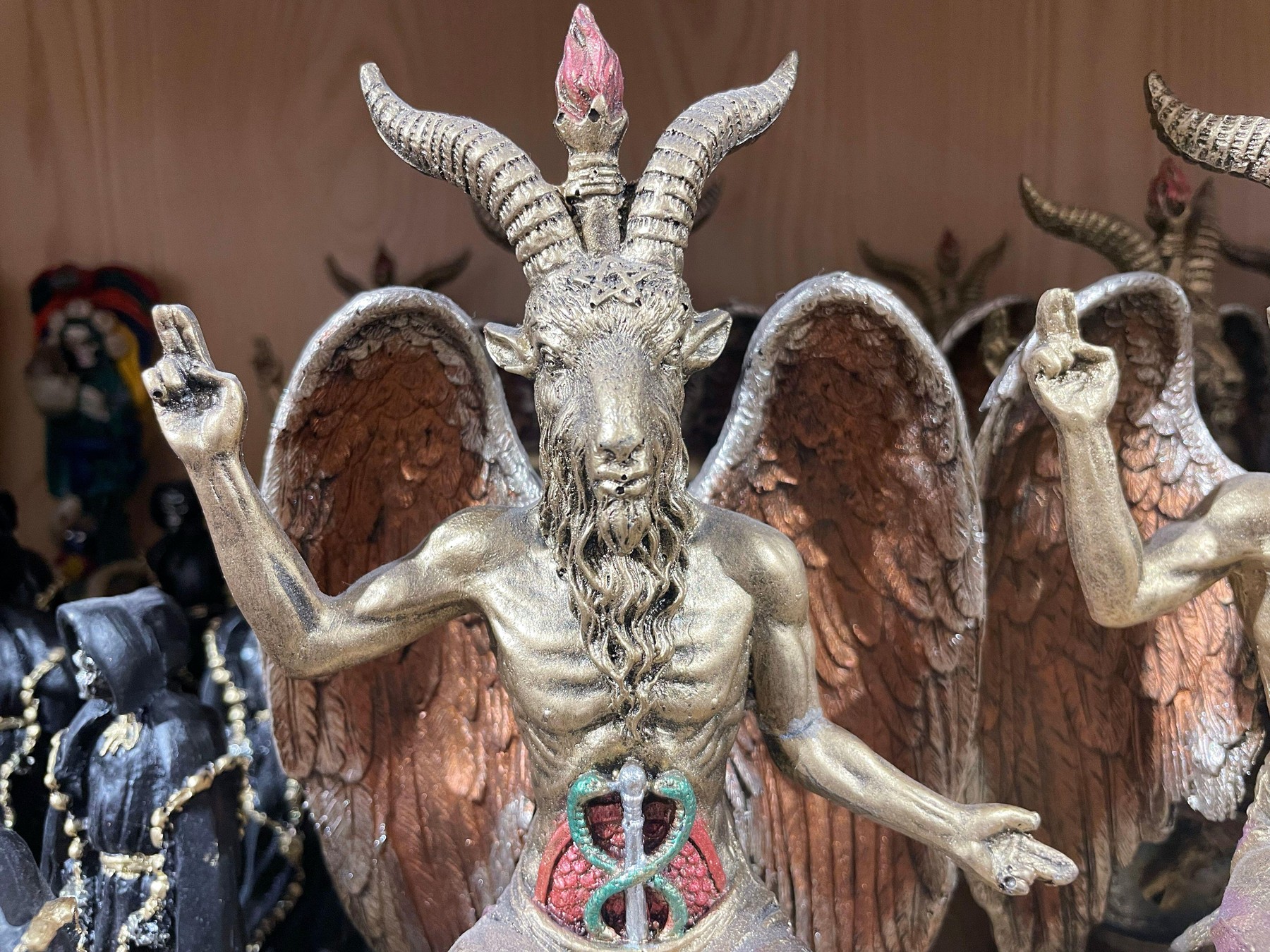 Cum luptă Rusia cu inexistenta „Mișcare Internațională Satanistă”