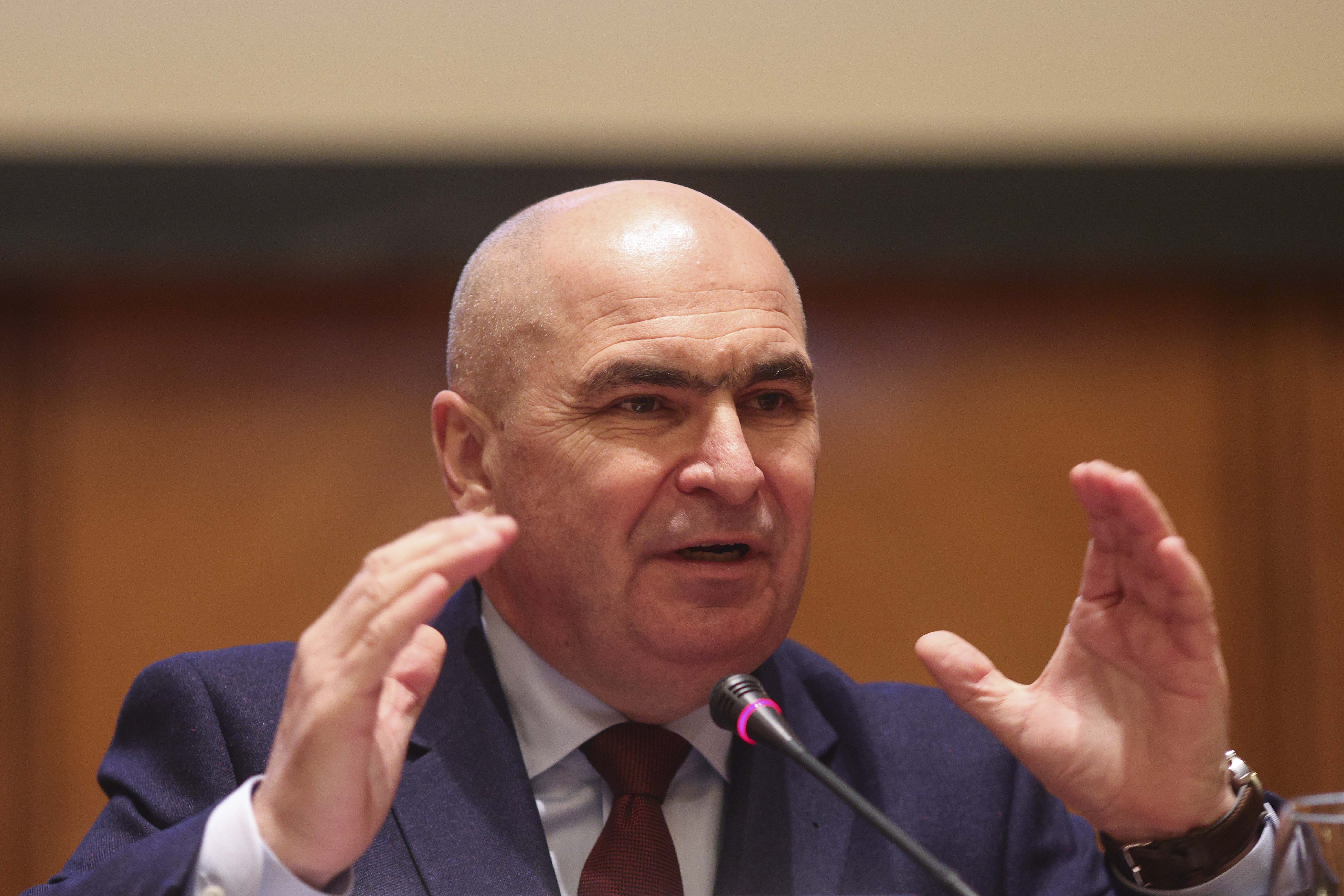 Ilie Bolojan se întâlnește și cu șefii de CJ, după discuția cu primarii. Centrele militare județene ar putea trece la MApN