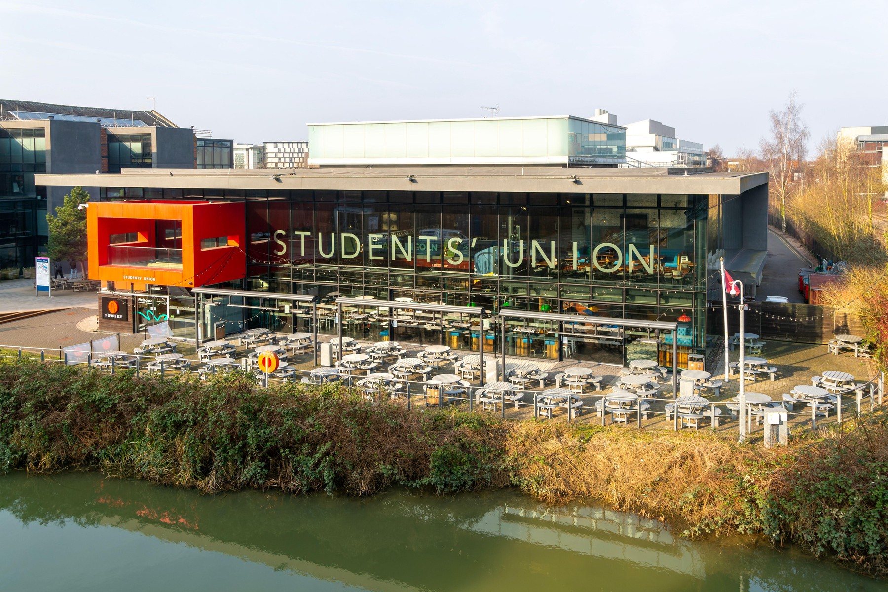 Anchetă în Marea Britanie. Un deputat susține că studenți români ar fi implicați în fraudarea sistemului de împrumuturi universitare