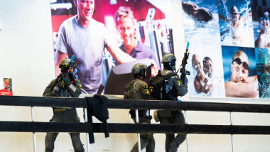 During Tuesday, the police and emergency services practiced regarding "ongoing deadly violence" (In Swedish: pågående dödligt våld, PDV) or in English, Active shooter, in Linköping, Sweden. In the picture: A police task force at the scene.
