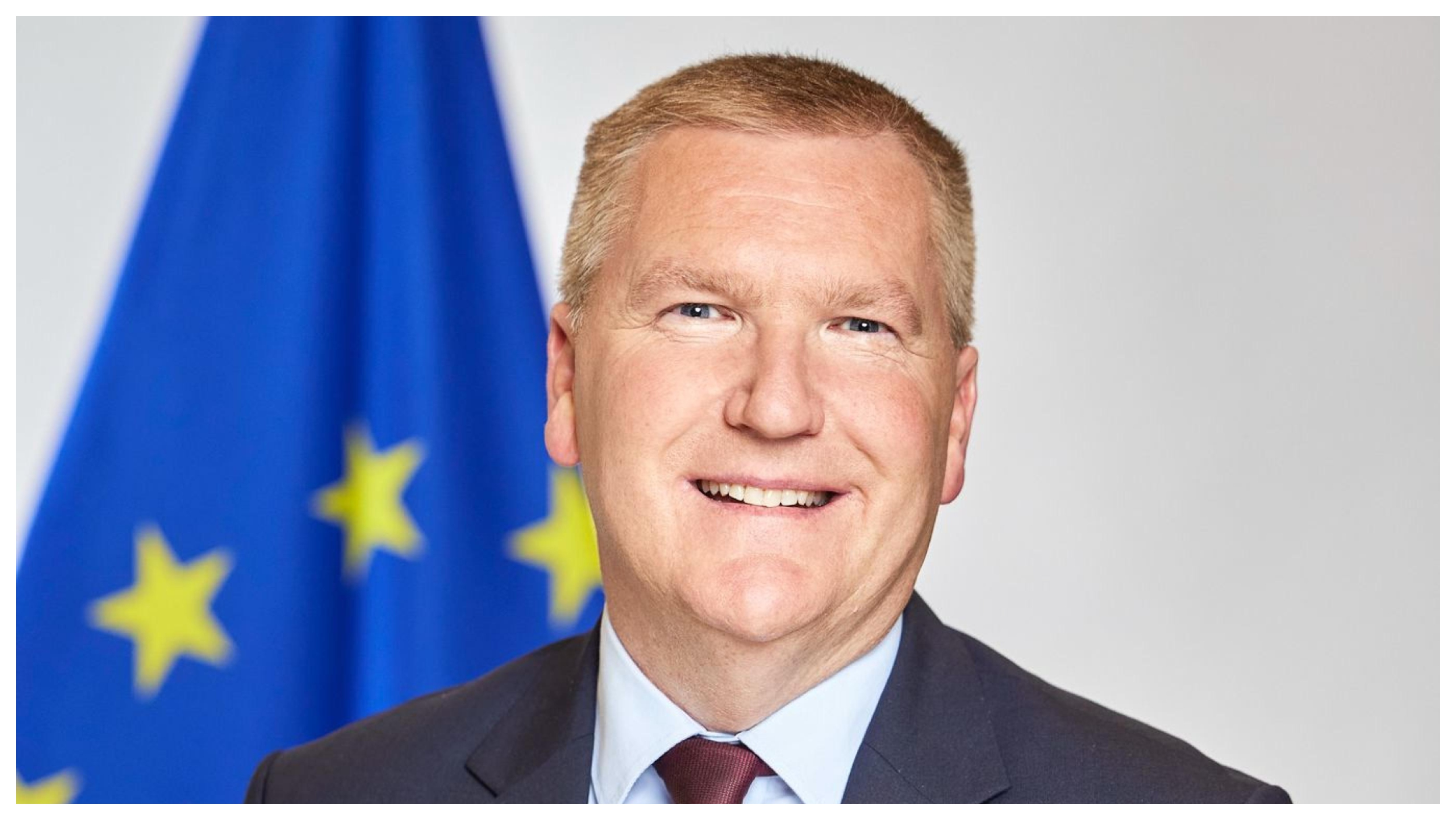 Comisarul european Michael McGrath, în vizită la București. Discuții astăzi cu Bolojan, Țoiu și Marinescu despre statul de drept