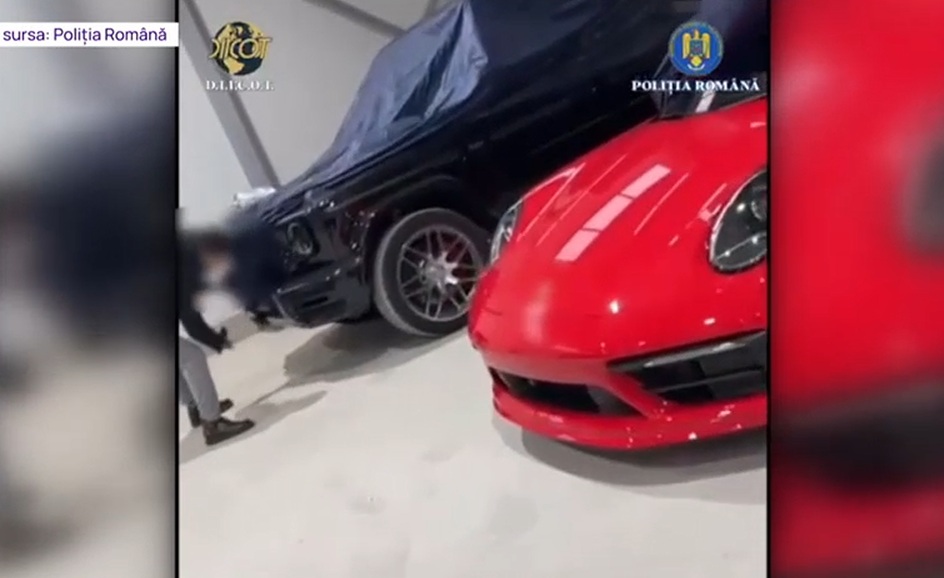 20 de mașini de lux au fost găsite ascunse într-un garaj din Italia. Ar fi fost cumpărate de un afacerist român cu legături cu Mafia