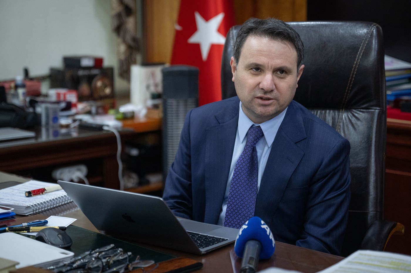 Încăierare în parlamentul Turciei, după ce procurorul care l-a arestat pe liderul opoziției a fost numit ministu al Justiţiei