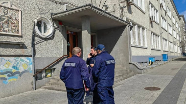 politie-bulgaria-scoala-tw