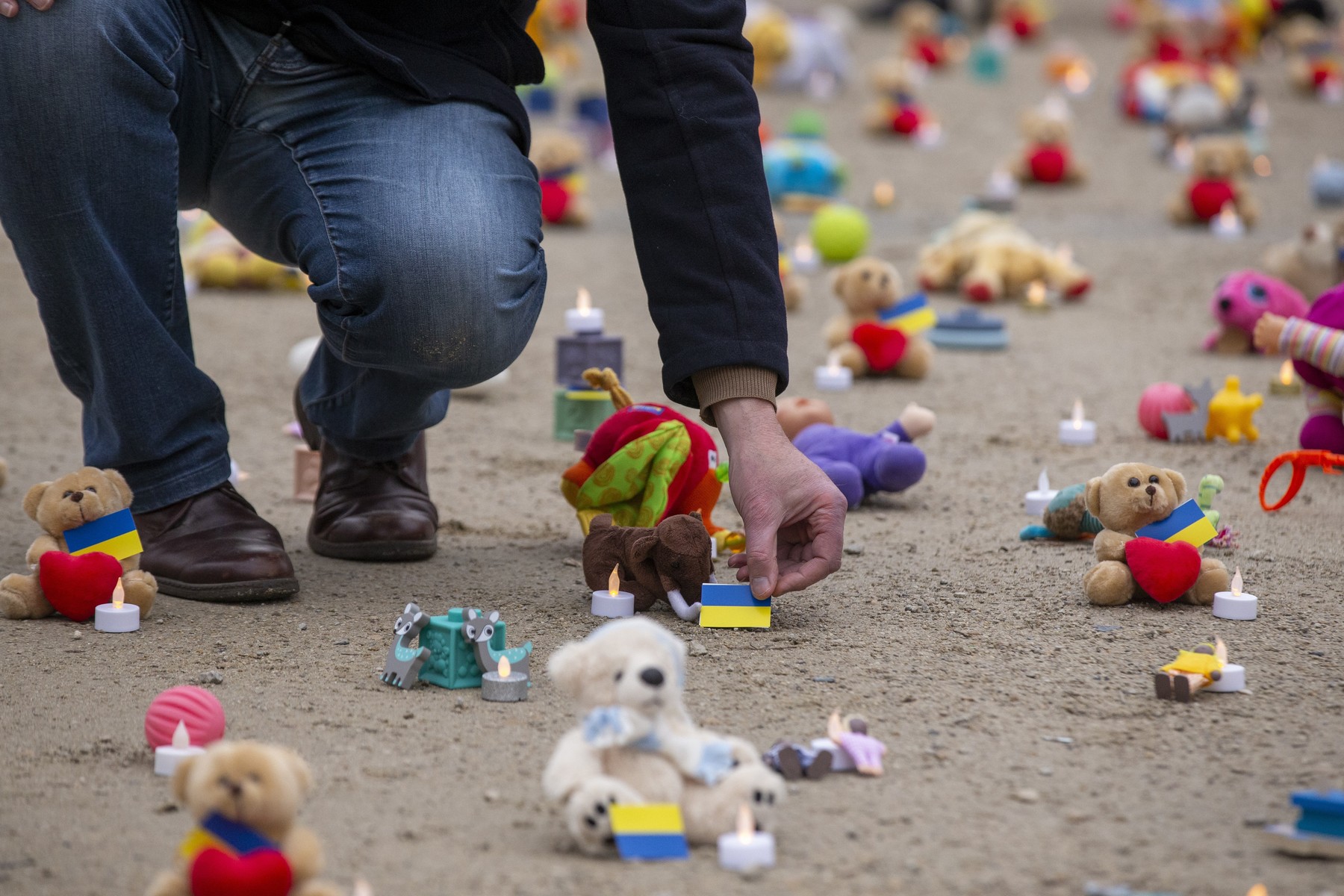 Cel mai recent narativ rusesc face referire la Dosarele Epstein: Copiii ucraineni răpiți de Moscova au fost salvați de la pedofilie