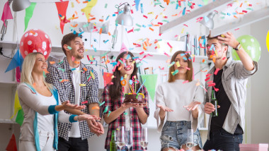 Se urează „La mulți ani”de Valentine’s Day? Foto Getty Images